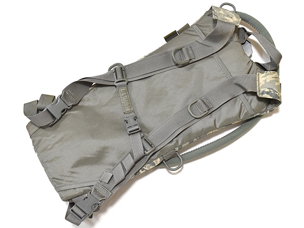 直営店に限定 米軍放出品 新型 CAMELBAK キャメルバッグ ３Ｌ 