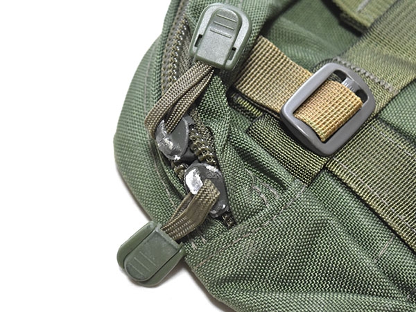 実物放出品　ユーティリティポーチ 米軍放出品 SPEC-OPS SAW ポーチ ユーティリティポーチ ACU/UCP