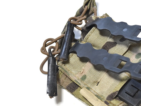 米軍放出品 マルチカムマガジンポーチ 米軍放出品 Blackhawk STRIKE ダブル ピストル マガジンポーチ
