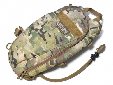米軍放出品 CAMELBAK キャメルバック ハイドレーション 3L マルチカム 陸軍